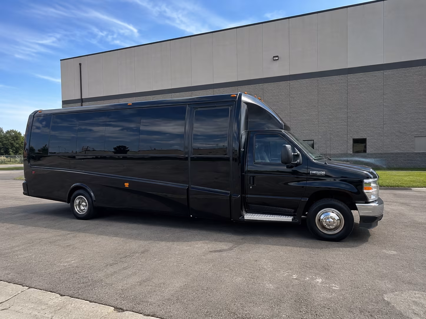 find the perfect transportation for your next airport transfer 2