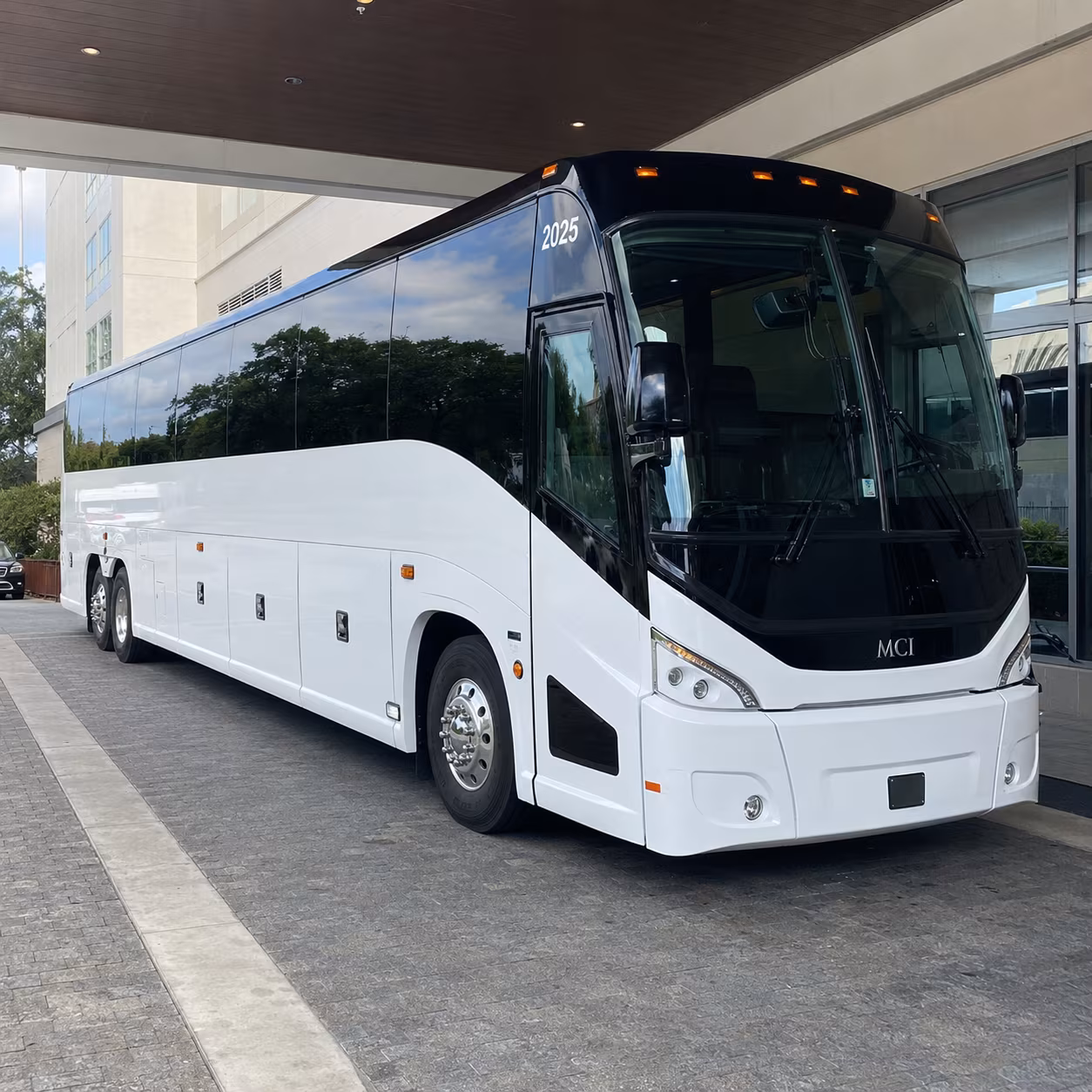 toledo 54 passenger charter bus