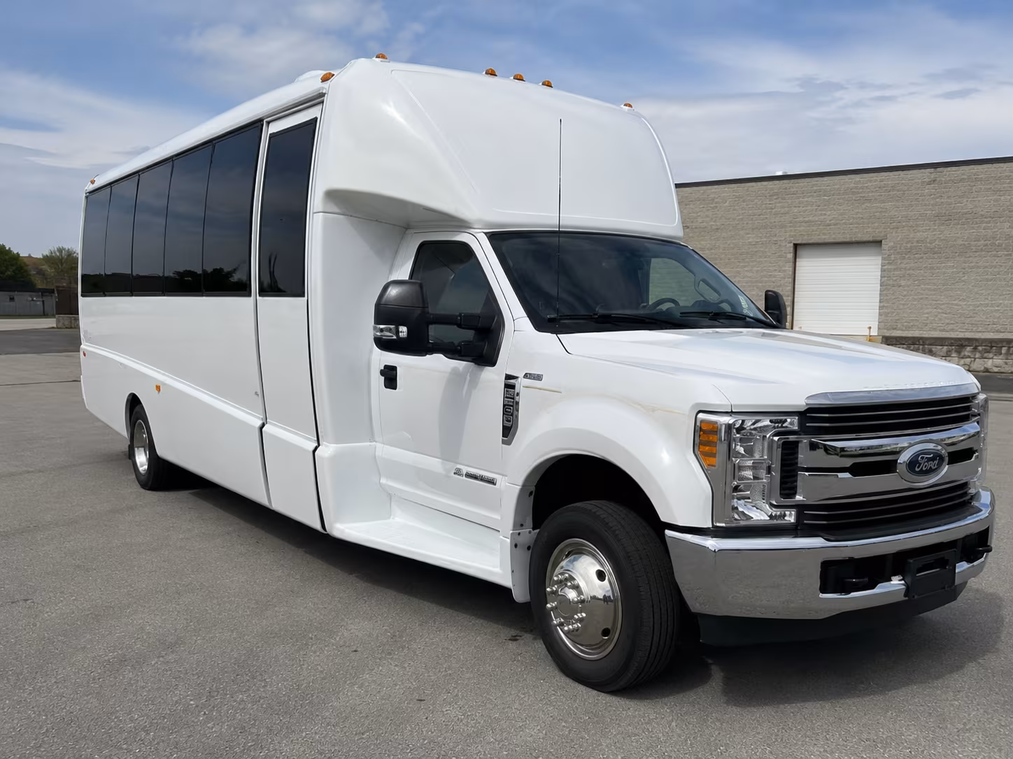 toledo bus rental service area