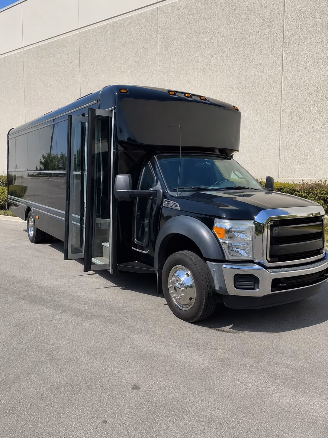 toledo quinceanera sweet 16 party bus rental
