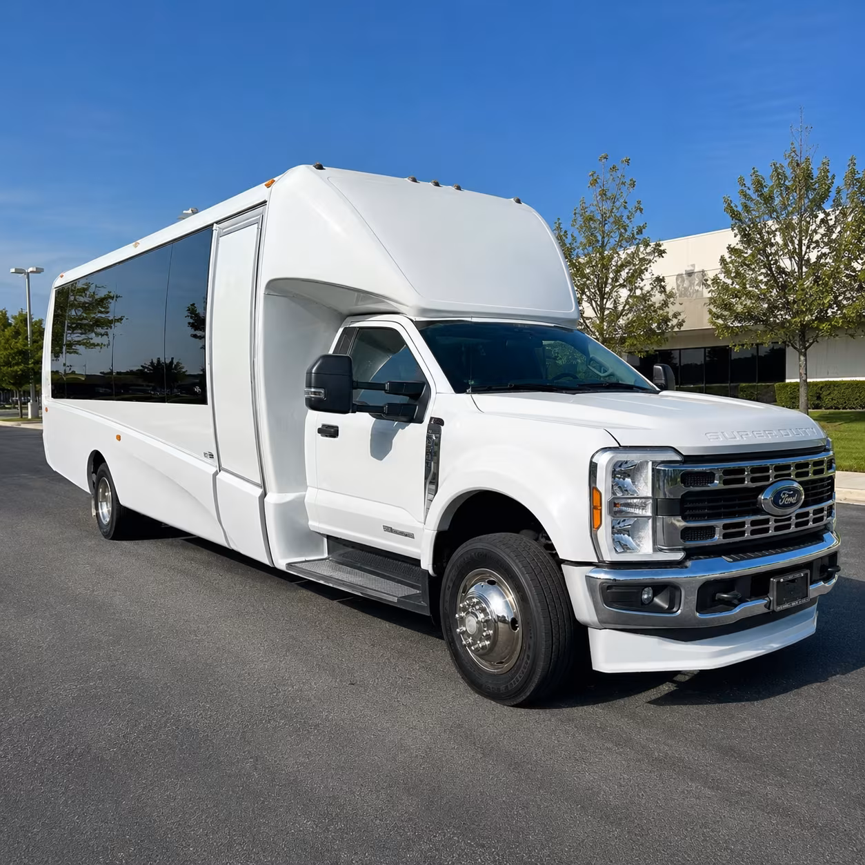 weekly worship shuttle buses for toledo congregations
